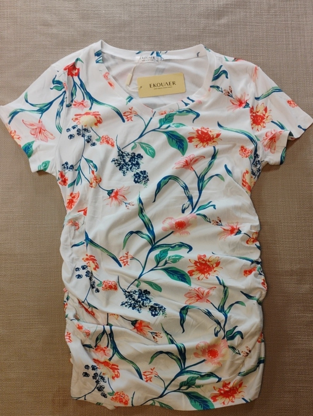 Women's Maternity Size M Ekouaer White Floral Ruched Short Sleeve Tee